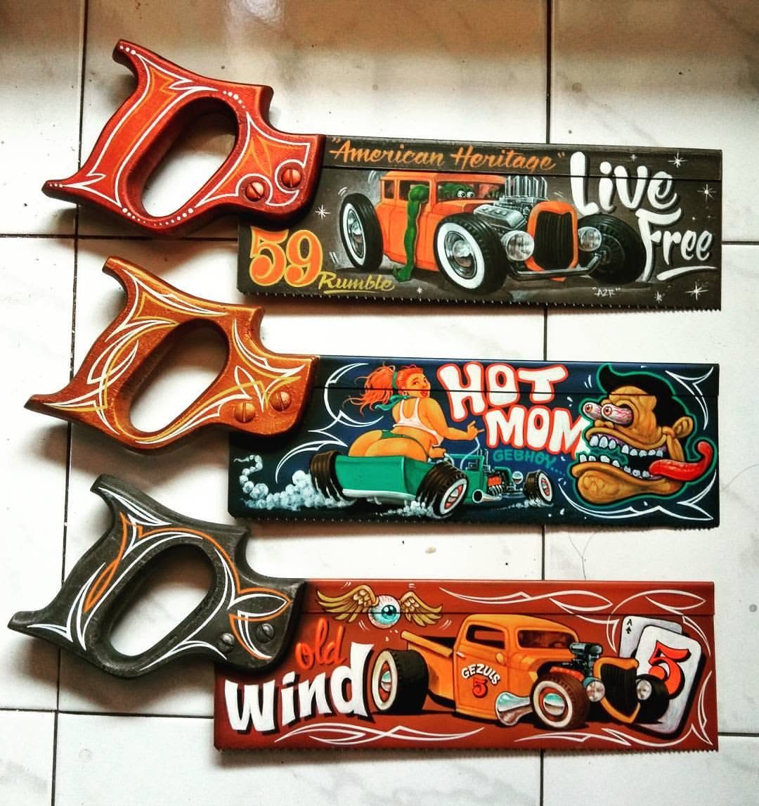 Perkakas gagang kayu dengan pinstripe tangan dan grafis hot rod